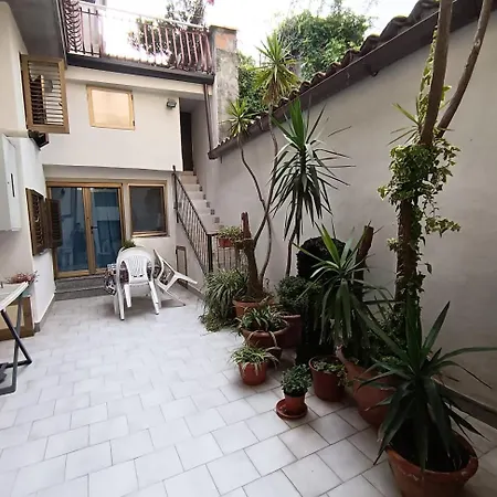 La Maison De Mary Apartment